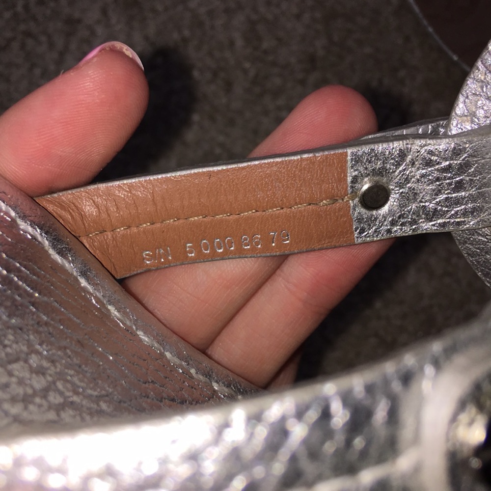 Tory Burch Tumbled Leather Silver Miller Sandals - Picture 5 of 6